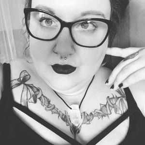 Meet your Posher, Nora